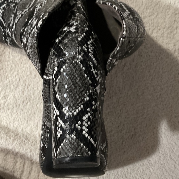 Elegant Snakeskin Ankle Booties - Picture 6 of 6